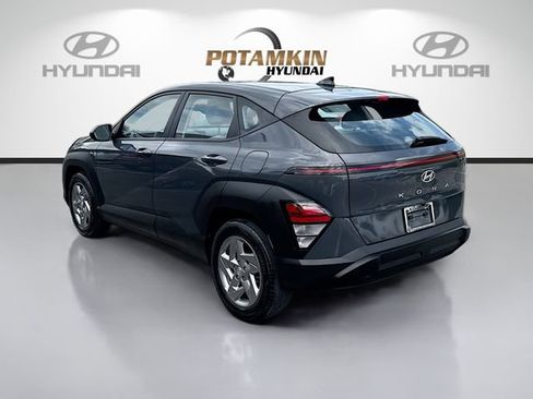 Certified 2024 Hyundai Kona SE image 7