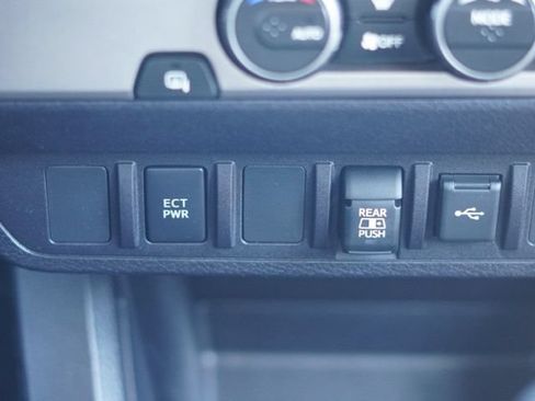 Used 2021 Toyota Tacoma SR5 RWD image 29