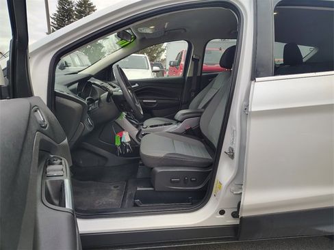 Used 2016 Ford Escape SE image 2
