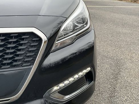 Used 2016 Hyundai Sonata SE image 2