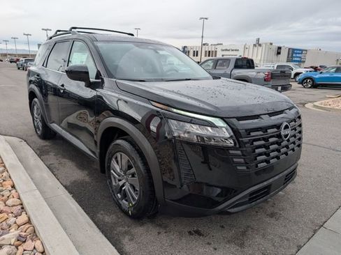New 2026 Nissan Pathfinder SV AWD/4WD image 3
