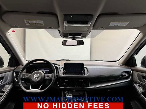 Used 2021 Nissan Rogue SV AWD/4WD image 11