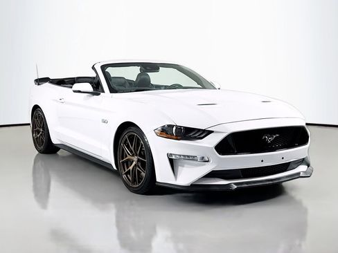 Used 2018 Ford Mustang GT Premium w/ GT Performance Package RWD image 4