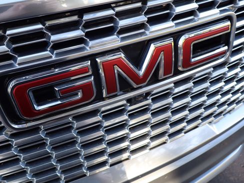 Used 2024 GMC Yukon Denali w/ Denali Reserve Package image 45