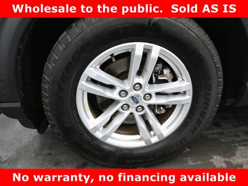 Used 2020 Ford Explorer XLT w/ Equipment Group 202A image 9