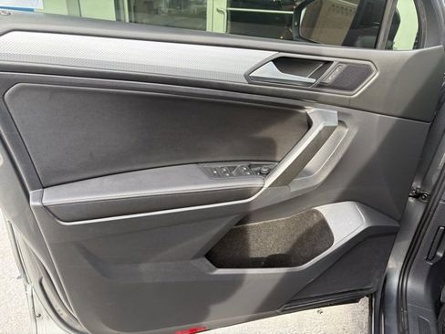 Used 2022 Volkswagen Tiguan S image 7