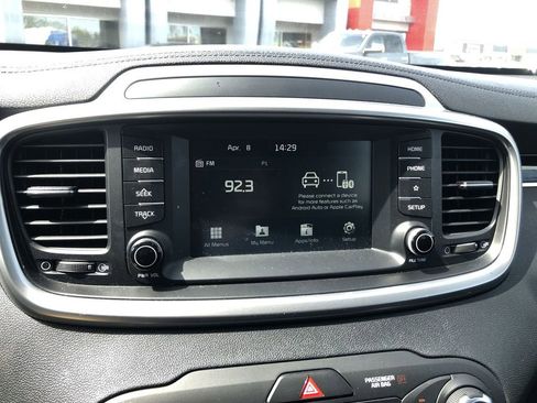 Used 2020 Kia Sorento LX FWD image 28