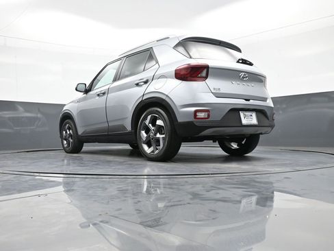 Certified 2021 Hyundai Venue SEL w/ Premium Package image 32