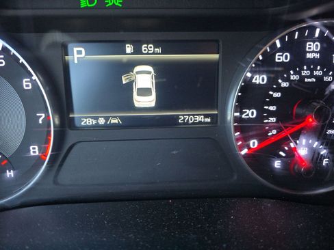 Used 2024 Kia Forte LXS w/ LXS Technology Package image 13