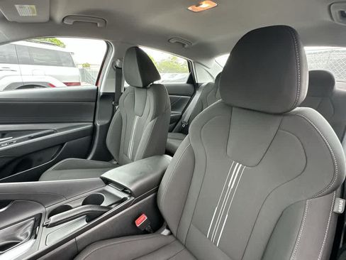 Used 2023 Hyundai Elantra SEL FWD image 14