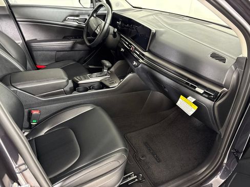 New 2026 Kia Sportage EX FWD image 15