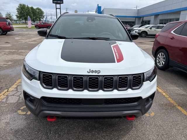 Used 2025 Jeep Compass Trailhawk AWD/4WD image 5