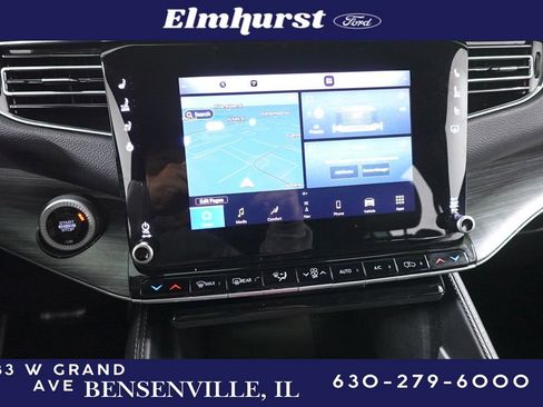 Used 2024 Jeep Wagoneer Series II w/ Flexible Seating Group image 17