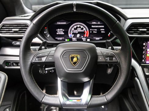 Used 2021 Lamborghini Urus image 75
