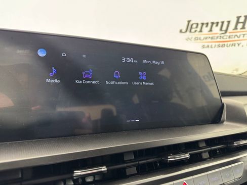 Used 2025 Kia Telluride S FWD image 21
