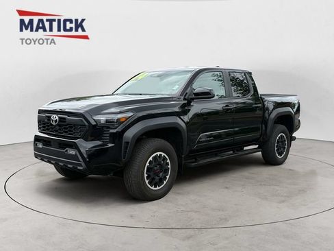 Used 2024 Toyota Tacoma TRD Off-Road AWD/4WD image 3