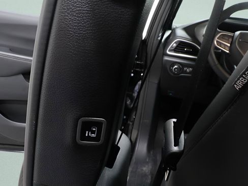 Used 2025 Chrysler Pacifica Select image 24