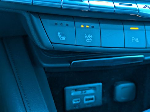 Used 2019 Cadillac XT4 Premium Luxury image 29