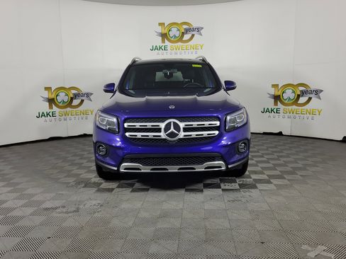 Used 2021 Mercedes-Benz GLB 250 4MATIC w/ Premium Package image 2