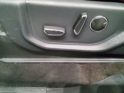 Used 2023 Ford Expedition Limited image 29