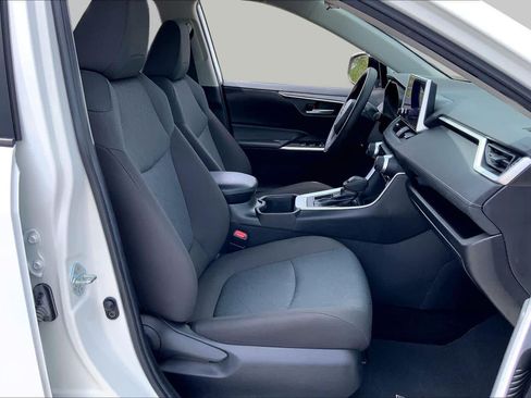 Certified 2023 Toyota RAV4 XLE w/ Convenience Package FWD image 9
