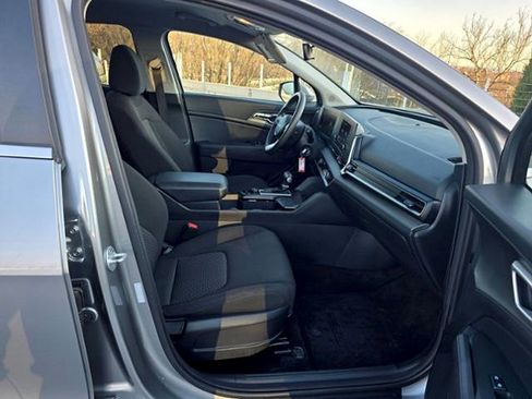Used 2024 Kia Sportage LX image 12