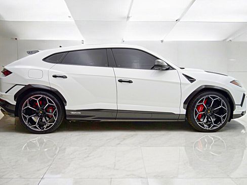 Used 2024 Lamborghini Urus Performante image 13