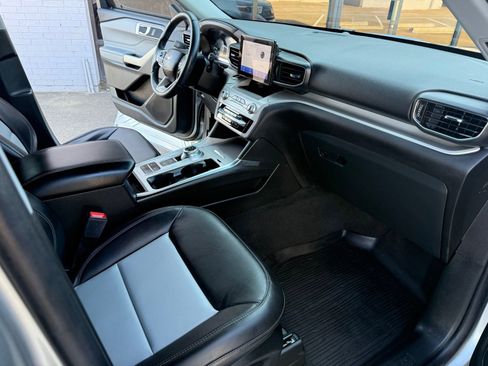 Certified 2023 Ford Explorer XLT w/ Equipment Group 202A image 16