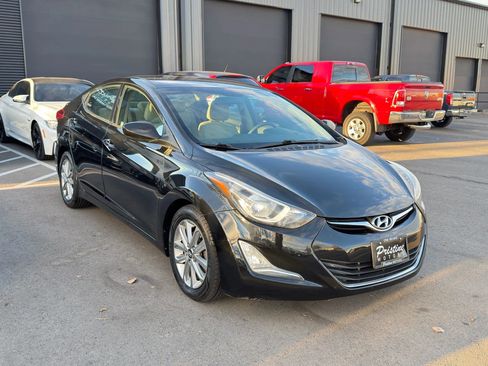 Used 2014 Hyundai Elantra SE w/ Option Group 02 image 2