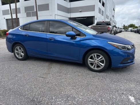 Used 2016 Chevrolet Cruze LT w/ Convenience Package FWD image 1