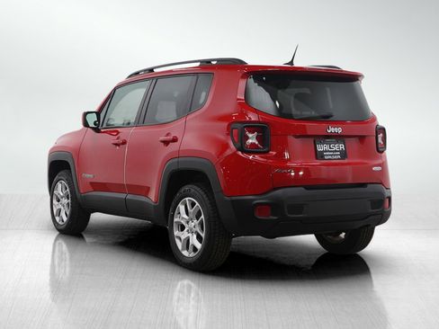 Used 2016 Jeep Renegade Latitude image 3