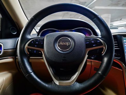 Used 2017 Jeep Grand Cherokee Limited w/ Trailer Tow Group IV image 26