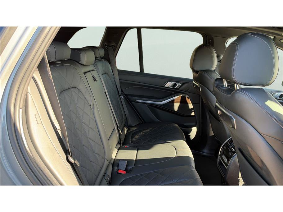 Used 2024 BMW X5 xDrive50e w/ Parking Assistance Package AWD/4WD image 22