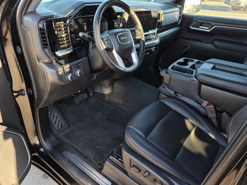 Certified 2025 GMC Sierra 1500 SLT image 11