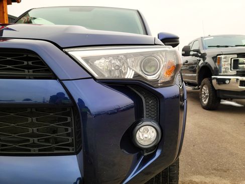 Used 2018 Toyota 4Runner SR5 image 21