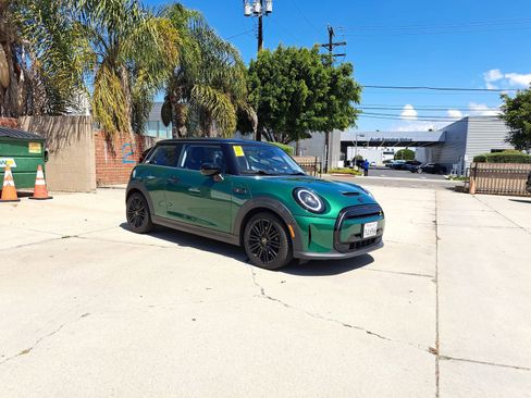 Used 2024 MINI Cooper SE FWD image 2