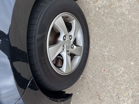 Used 2014 Hyundai Elantra SE image 12