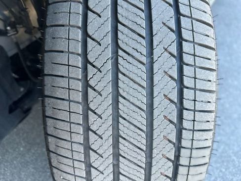 Used 2025 Honda Pilot Touring image 11