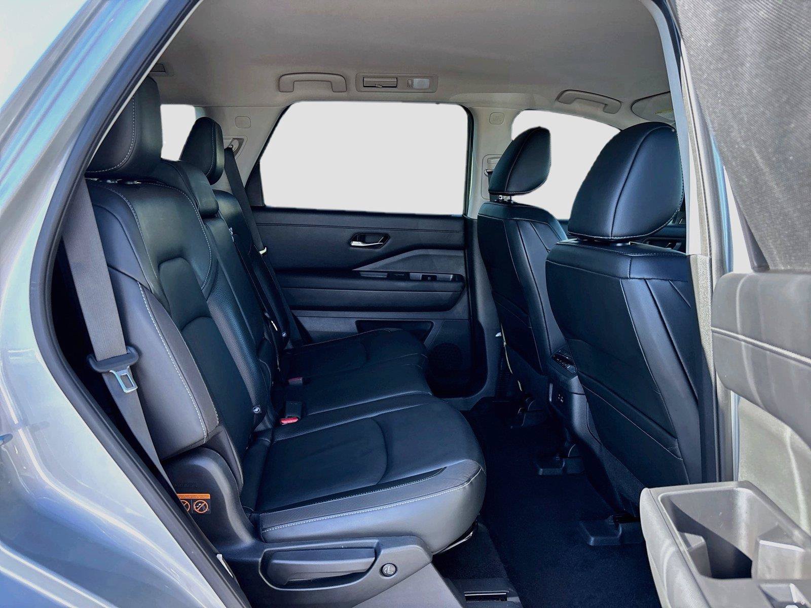 Used 2022 Nissan Pathfinder SL w/ Cargo Package AWD/4WD image 32
