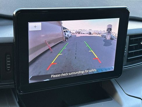 Used 2023 Ford Explorer XLT image 22