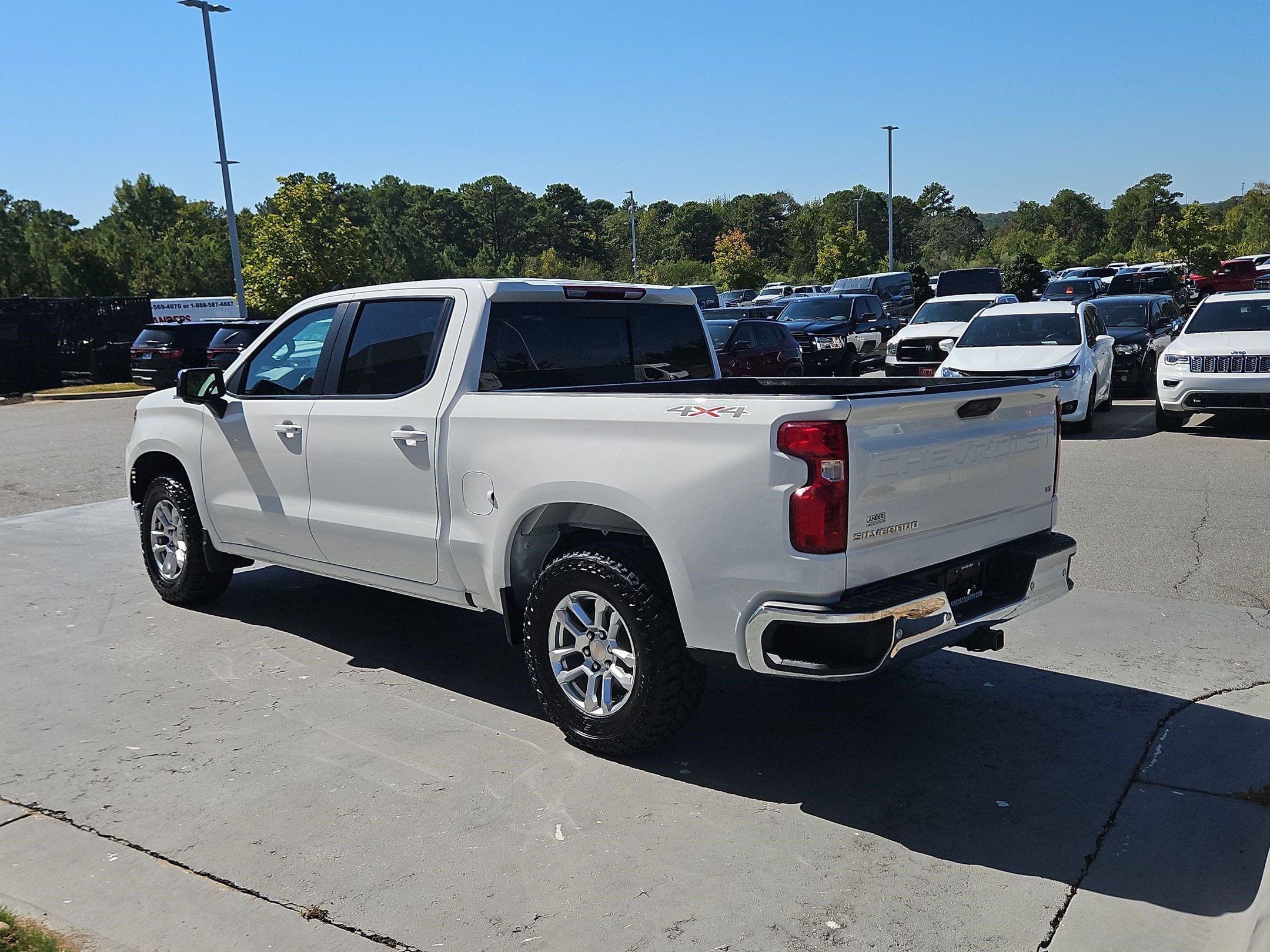 Used 2025 Chevrolet Silverado 1500 LT w/ Safety Package AWD/4WD image 5