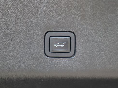 Used 2019 Chevrolet Traverse LT w/ LT Premium Package FWD image 36