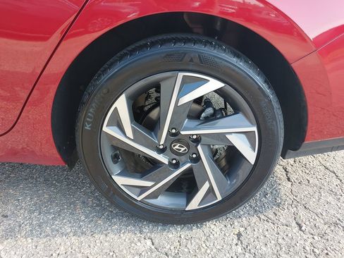 Certified 2025 Hyundai Elantra Sport FWD image 35
