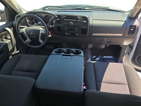 Used 2013 GMC Sierra 2500 SLE w/ SLE Preferred Package image 9