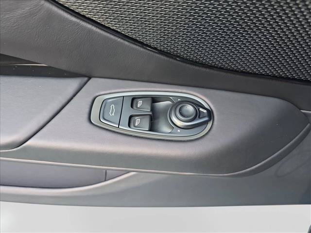 Used 2025 Aston Martin V8 Vantage Coupe RWD image 26