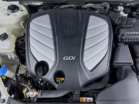 Used 2016 Kia Cadenza Premium w/ Luxury Package image 31