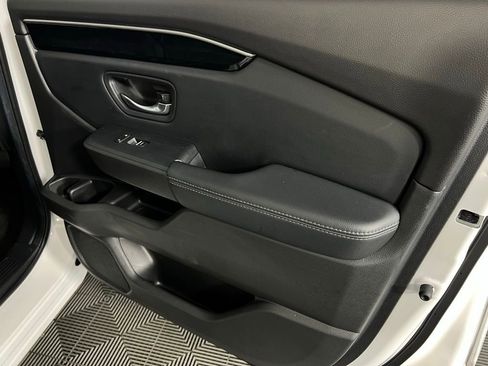 Used 2025 Honda Pilot Touring image 36