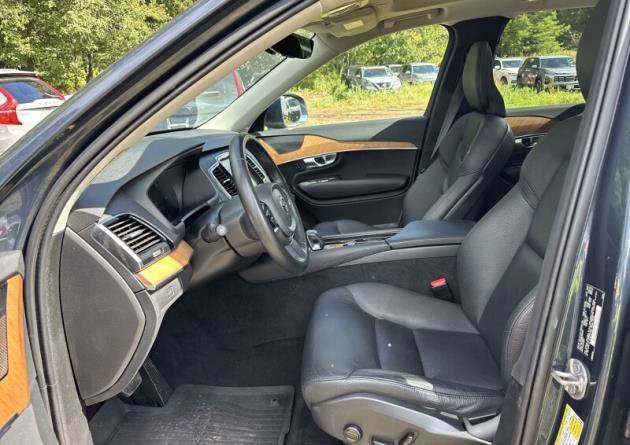 Used 2023 Volvo XC90 B5 Plus w/ Protection Package Premier AWD/4WD image 3
