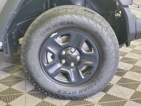 Used 2025 Jeep Wrangler Sport AWD/4WD image 5