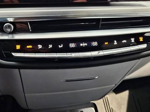 New 2026 Cadillac Lyriq Luxury image 17